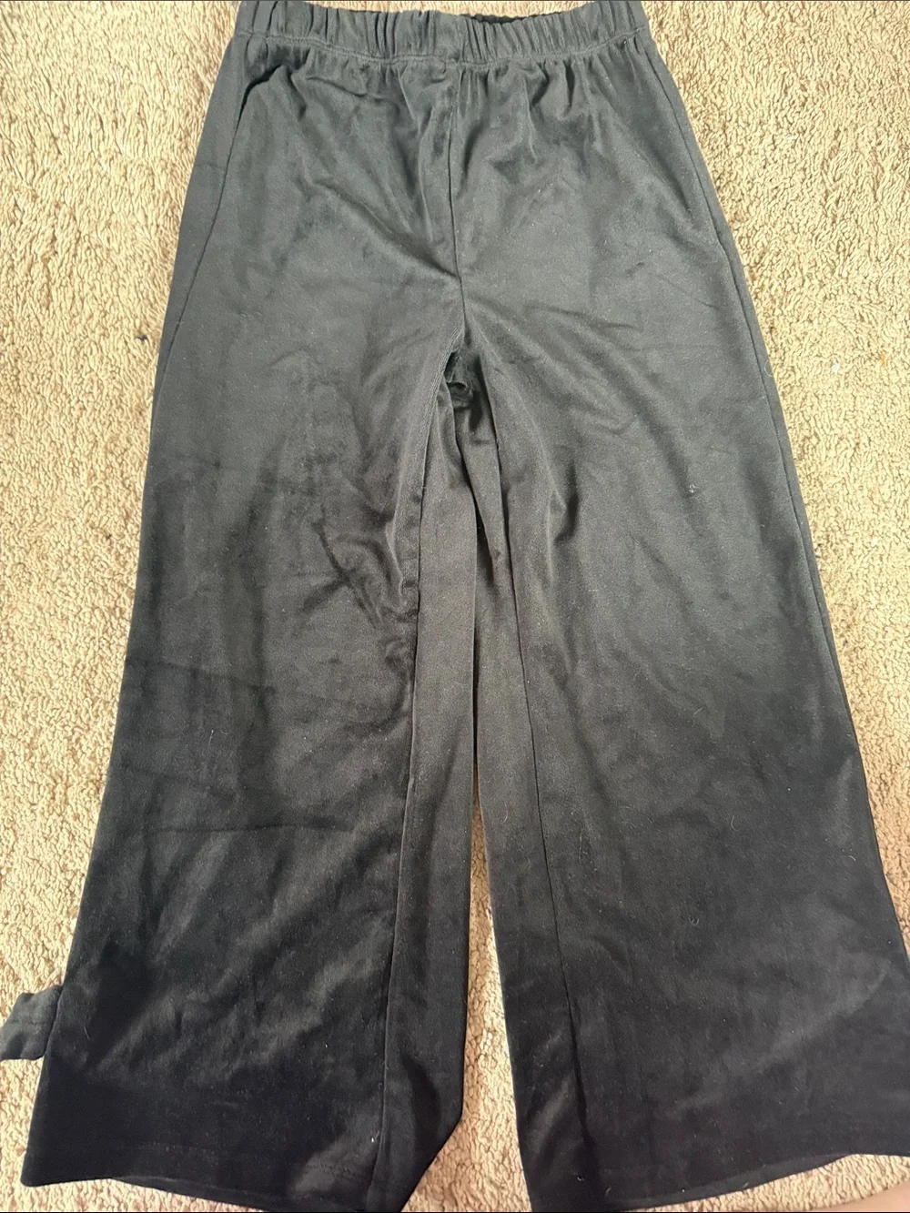 Black Women's Velvet Pants & Studded Top Set - Picture 4 of 5